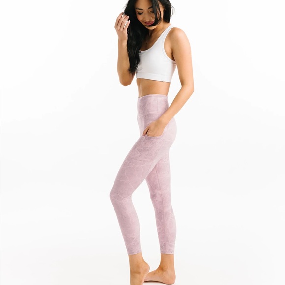 Pink Digital Granite Pocket Light n Tight Hi-rise 7/8 24" size: 6-8 - Picture 4 of 4